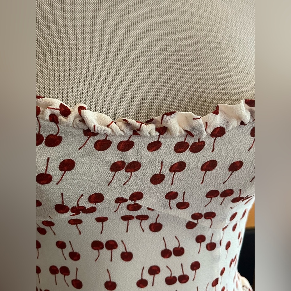 REFORMATION 🍒🍒 cherry dress size 2 🍒🍒🍒🍒🍒🍒🍒🍒🍒🍒🍒🍒🍒🍒🍒🍒🍒🍒🍒🍒🍒🍒🍒 - Picture 7 of 11